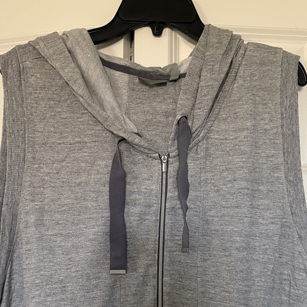 Athleta Heather Gray Knit Top - Picture 3 of 10